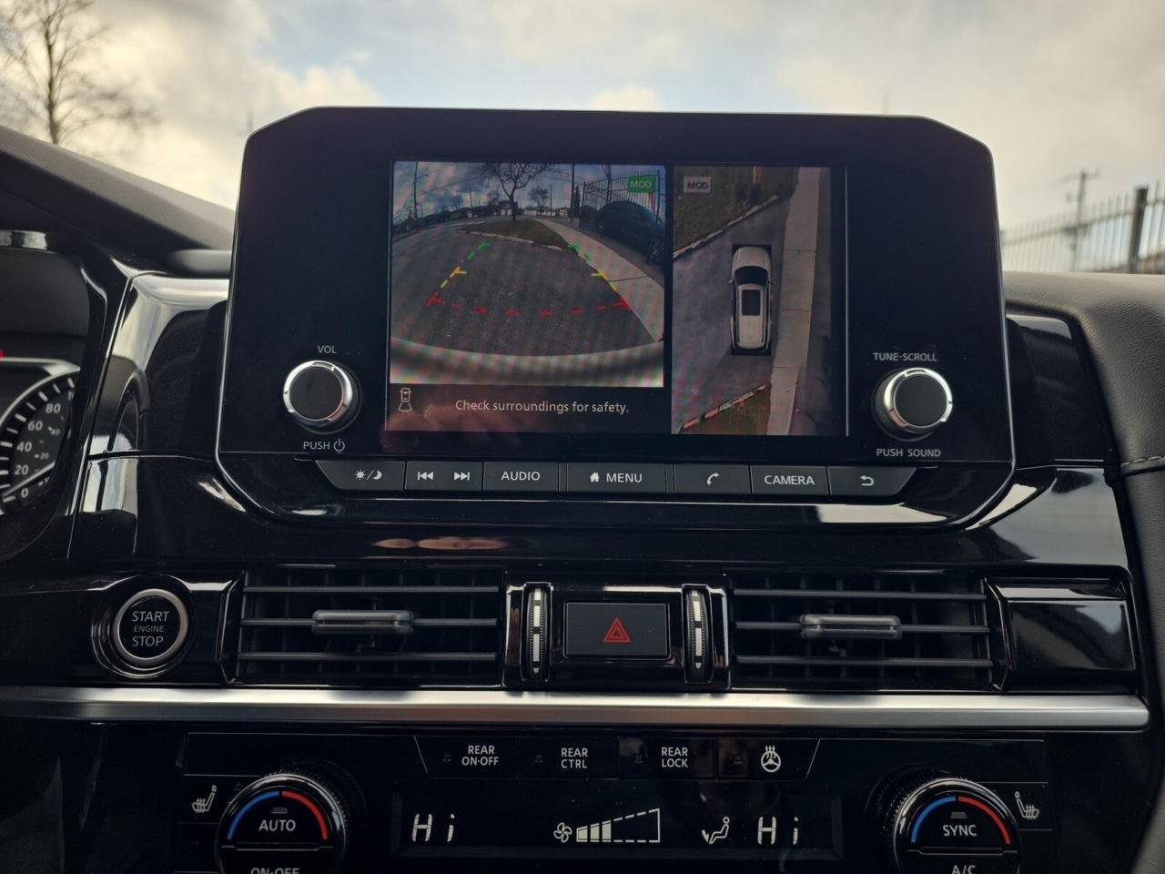 2022 Nissan Pathfinder SV 4WD * NO ACCIDENTS / CARPLAY / PANORAMIC ROOF / Photo