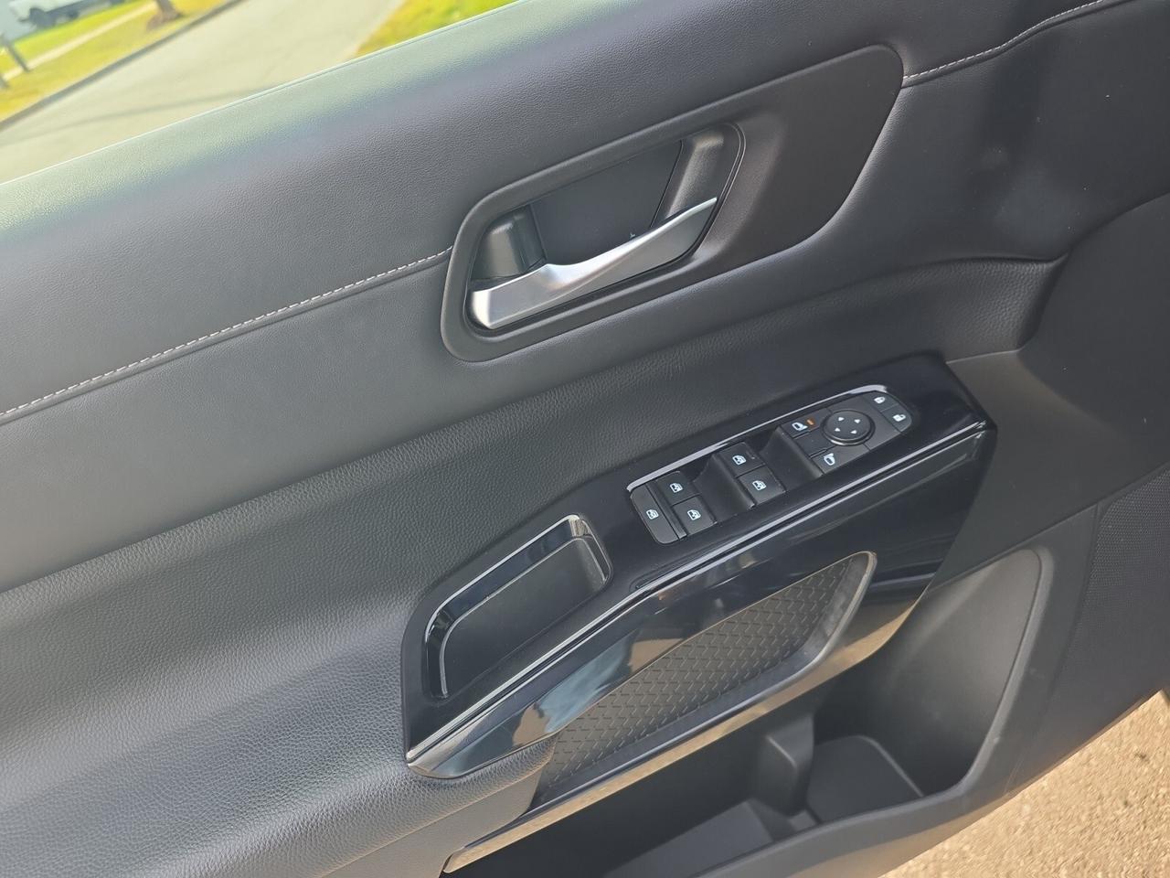 2022 Nissan Pathfinder SV 4WD * NO ACCIDENTS / CARPLAY / PANORAMIC ROOF / Photo