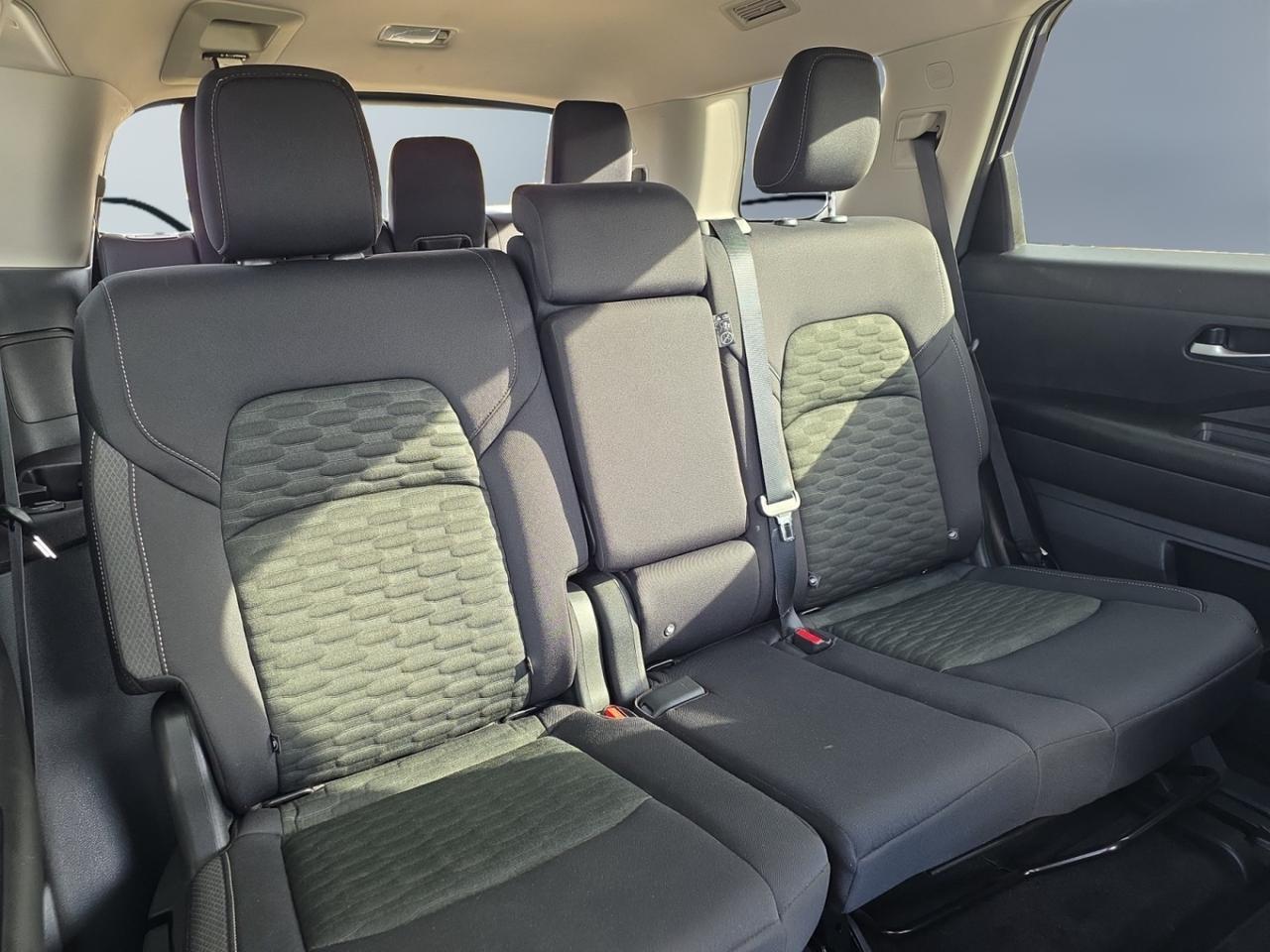 2022 Nissan Pathfinder SV 4WD * NO ACCIDENTS / CARPLAY / PANORAMIC ROOF / Photo