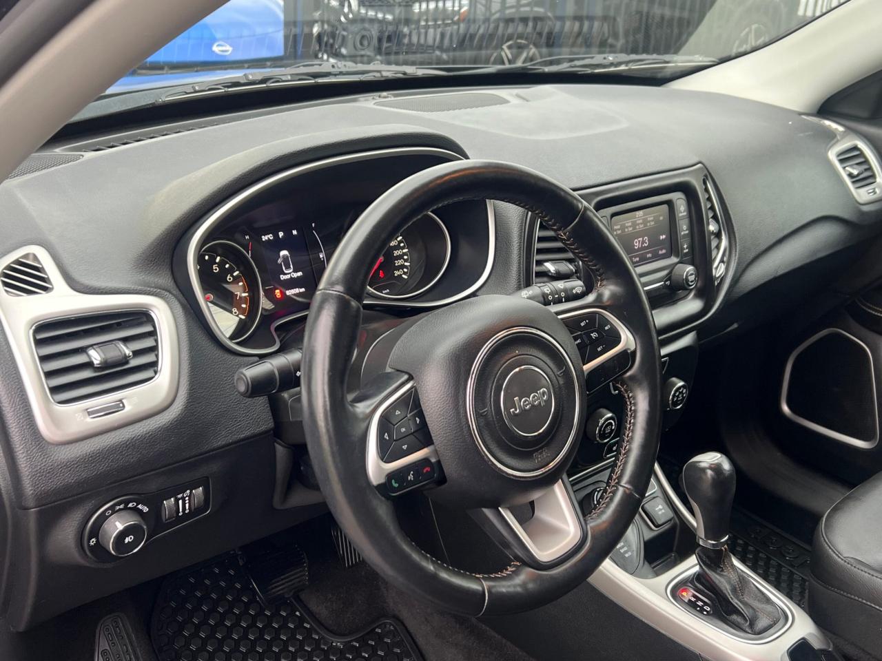 2018 Jeep Compass North 4x4 * NO ACCIDENTS / CAMERA / BLUETOOTH / HE Photo