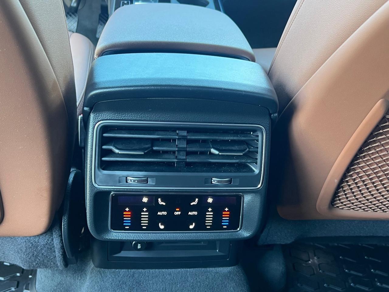 2021 Audi Q8 Progressiv 55 S-Line * COOLED SEATS / CARPLAY / PA Photo