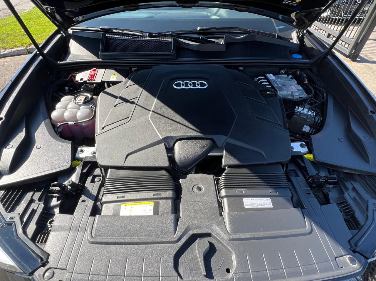 2021 Audi Q8 Progressiv 55 S-Line * COOLED SEATS / CARPLAY / PA Photo