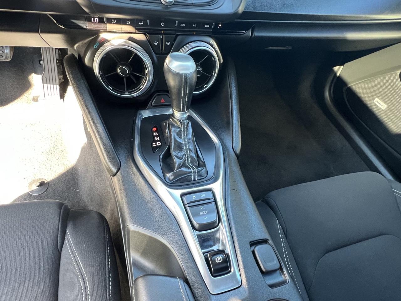 2017 Chevrolet Camaro BOSE PREMIUM SOUND / SUNROOF / NAVIGATION / CAMERA Photo