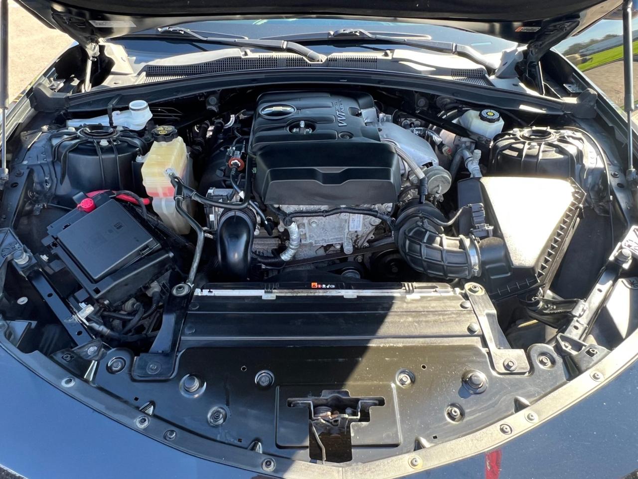 2017 Chevrolet Camaro BOSE PREMIUM SOUND / SUNROOF / NAVIGATION / CAMERA Photo