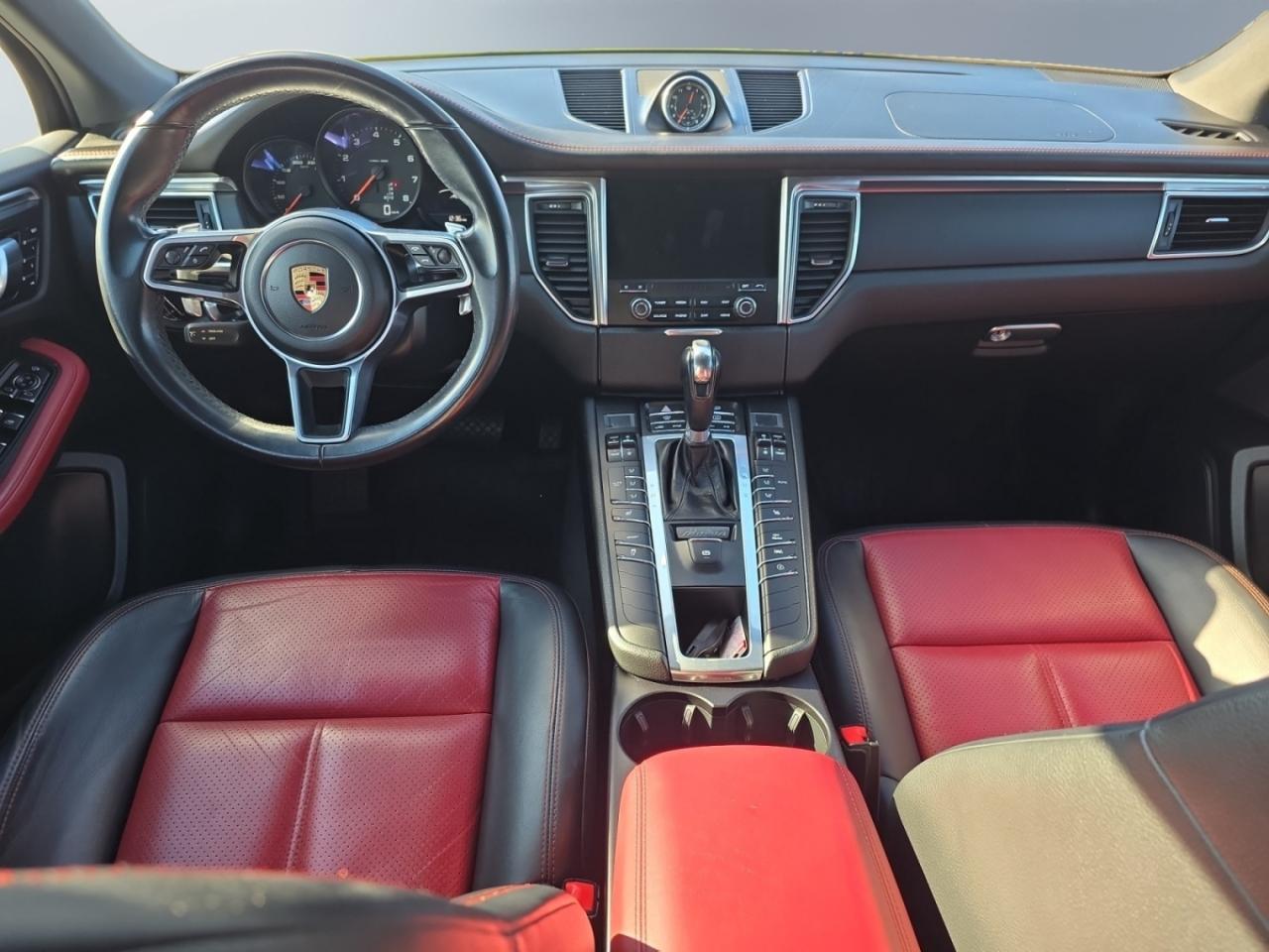 2018 Porsche Macan NO ACCIDENTS / RED INTERIOR / KEYLESS GO / PANORAM Photo
