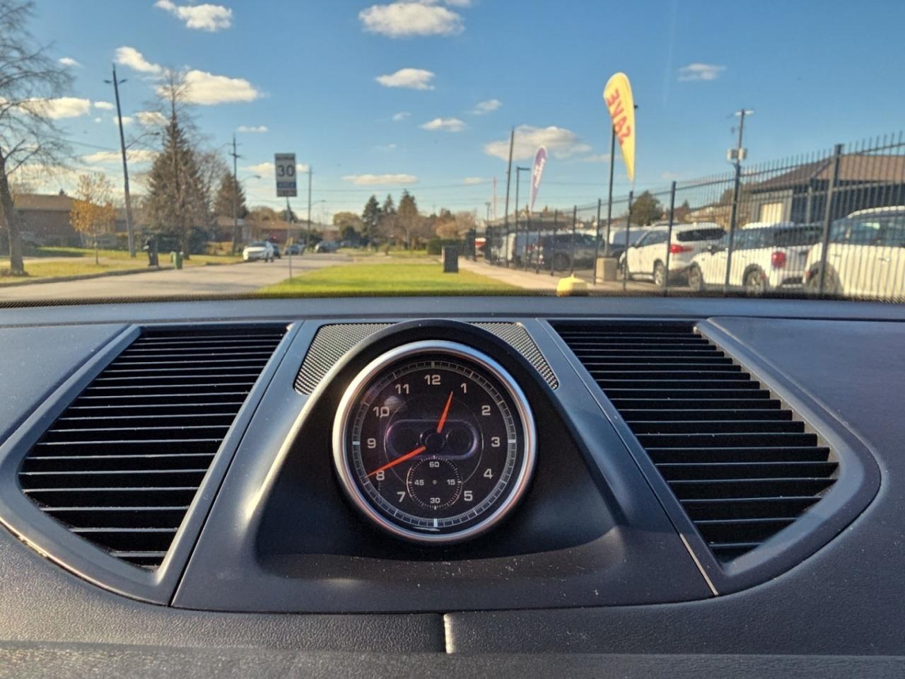 2018 Porsche Macan NO ACCIDENTS / RED INTERIOR / KEYLESS GO / PANORAM Photo