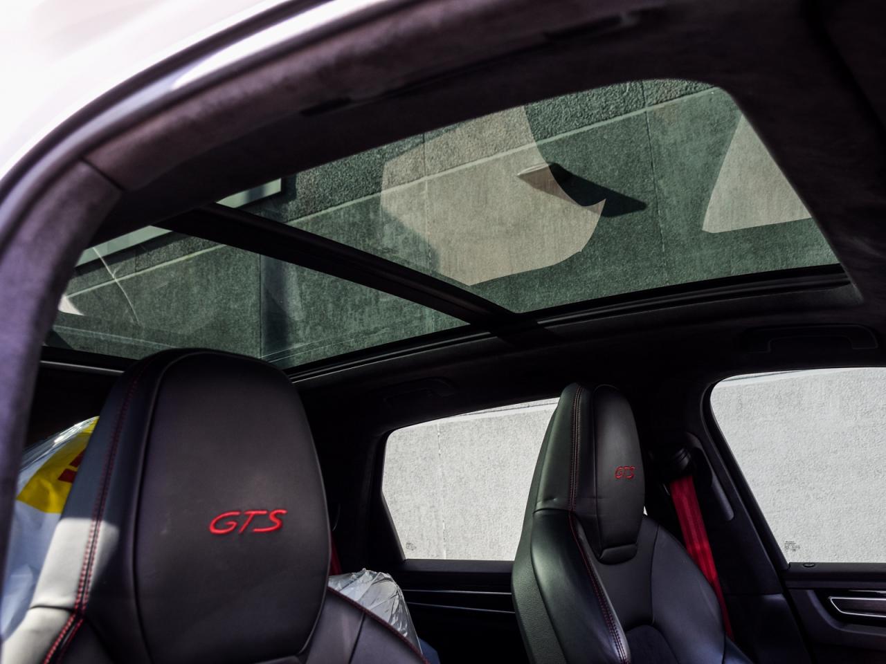 2021 Porsche Cayenne GTS Photo