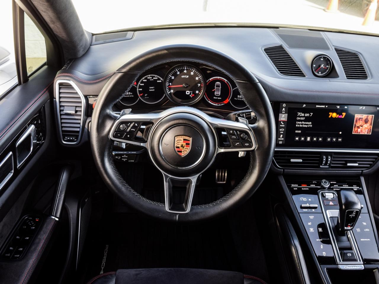2021 Porsche Cayenne GTS Photo