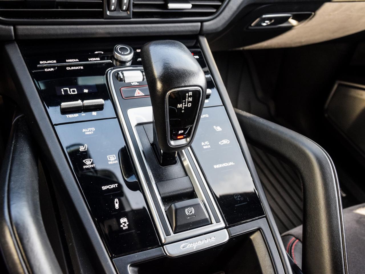 2021 Porsche Cayenne GTS Photo