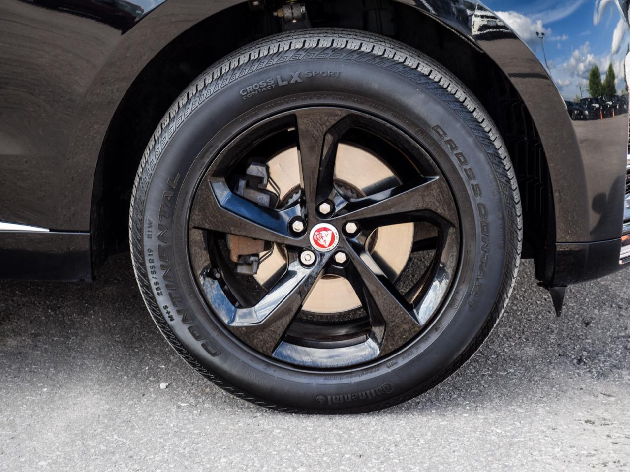 2023 Jaguar F-PACE S Photo