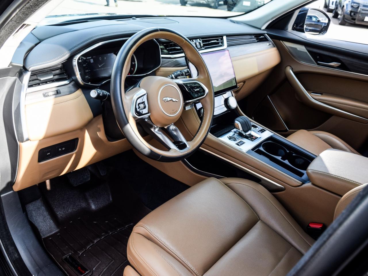 2023 Jaguar F-PACE S Photo