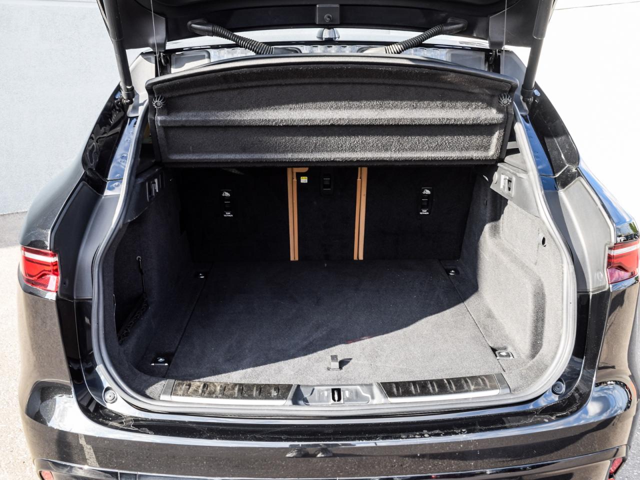 2023 Jaguar F-PACE S Photo