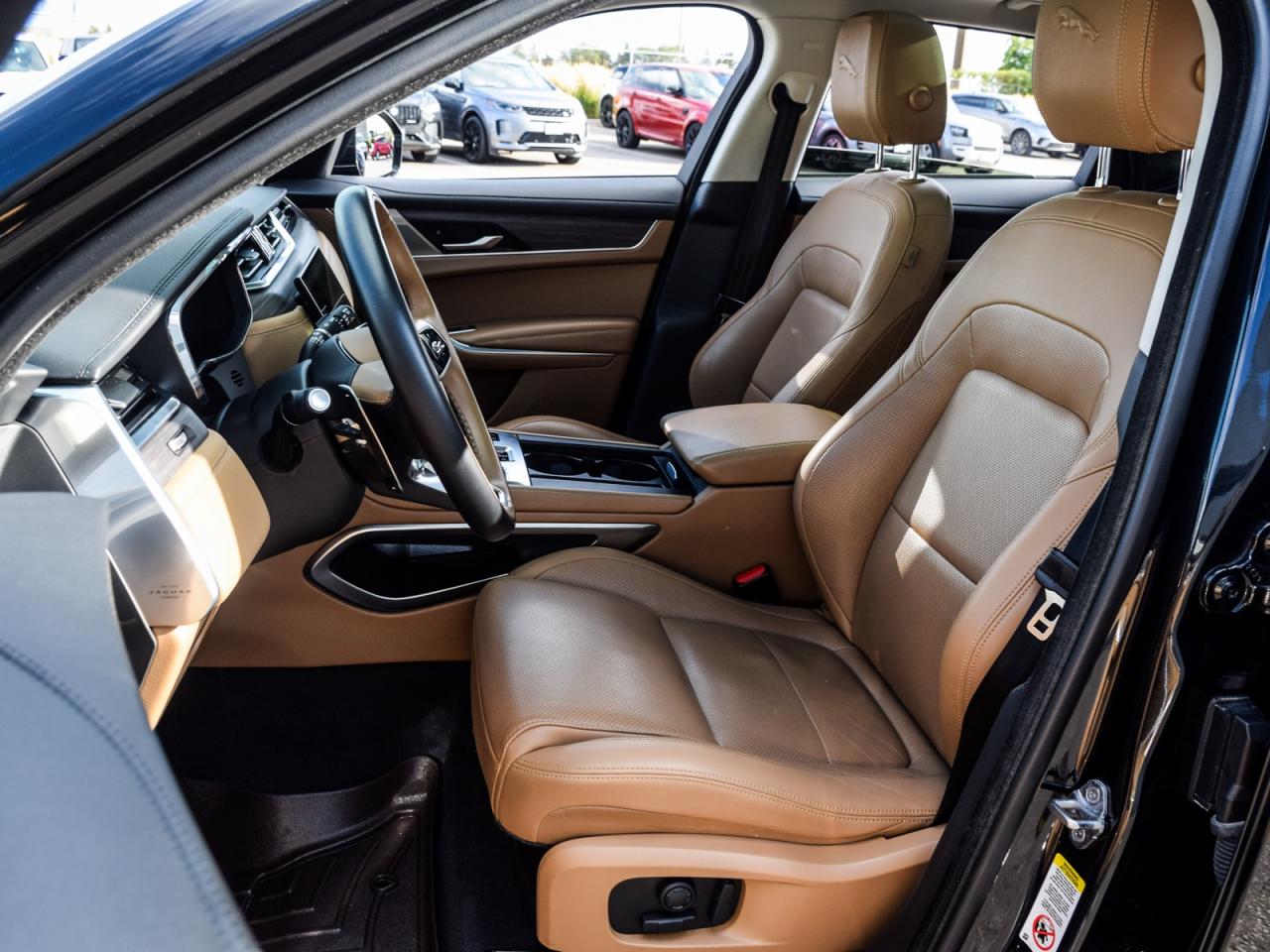 2023 Jaguar F-PACE TAN INTERIOR HEAD UP DISPLAY Photo