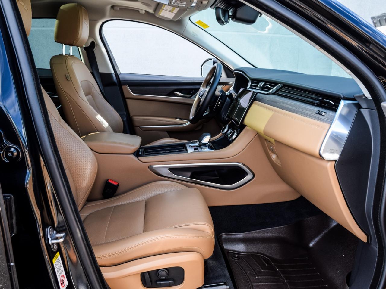 2023 Jaguar F-PACE S Photo