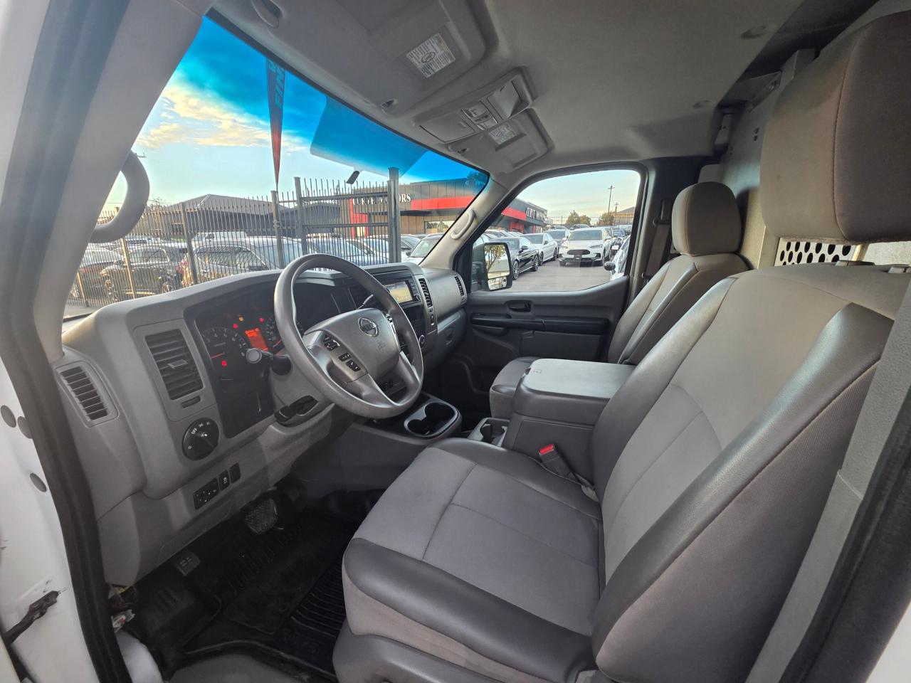 2020 Nissan NV Cargo NV2500 Standard Roof V8 * NO ACCIDENTS / NAVIGATIO Photo