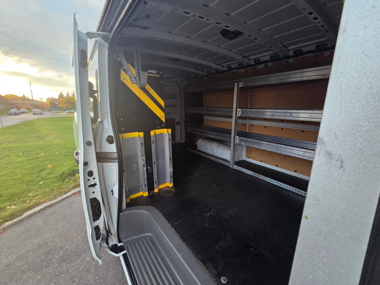 2020 Nissan NV Cargo NV2500 Standard Roof V8 * NO ACCIDENTS / NAVIGATIO Photo