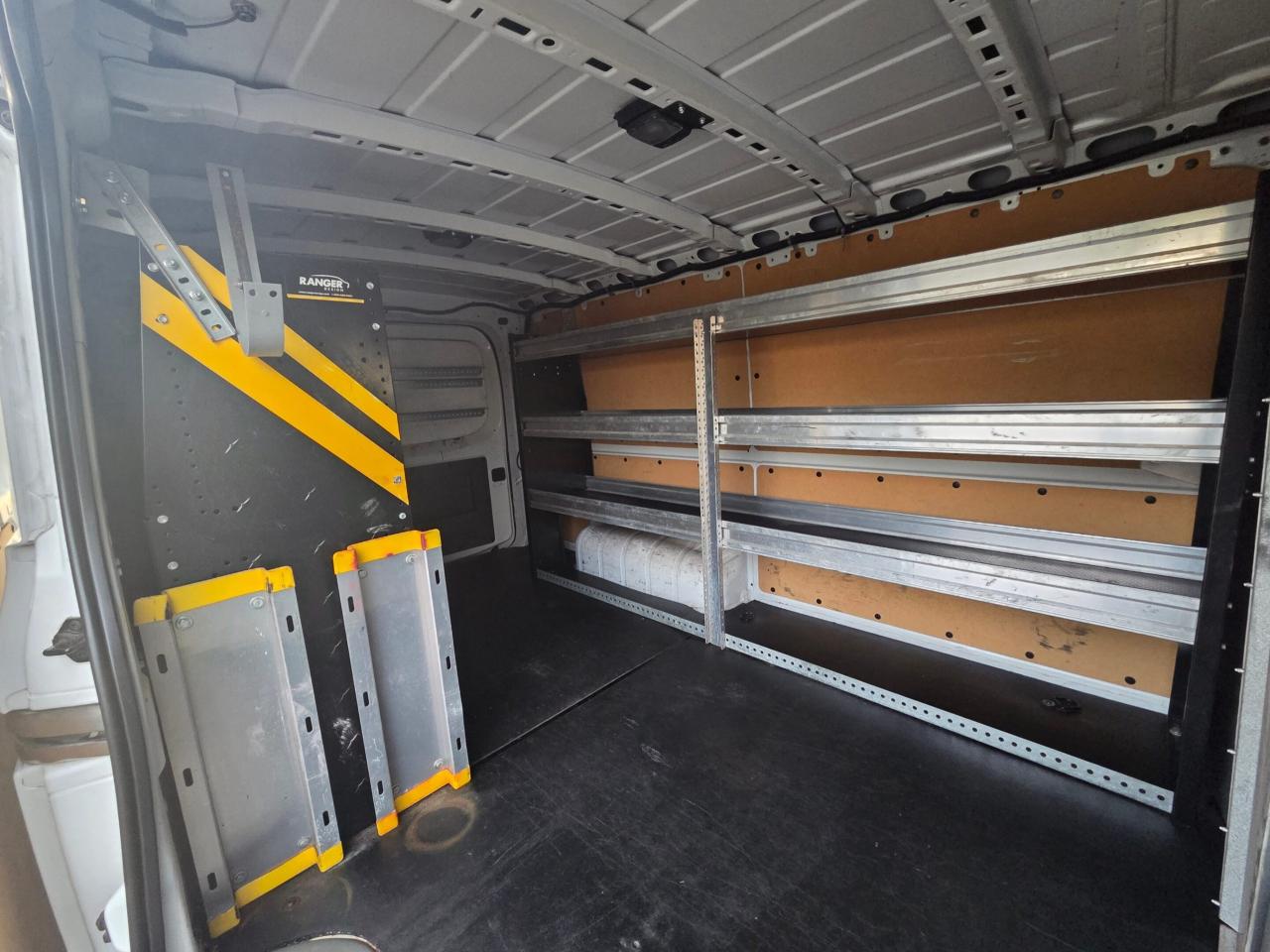 2020 Nissan NV Cargo NV2500 Standard Roof V8 * NO ACCIDENTS / NAVIGATIO Photo