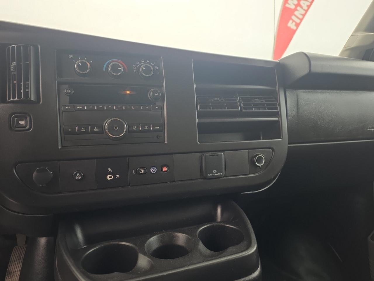 2020 GMC Savana 2500 135 * NO ACCIDENTS / BACKUP CAMERA / CRUISE C Photo