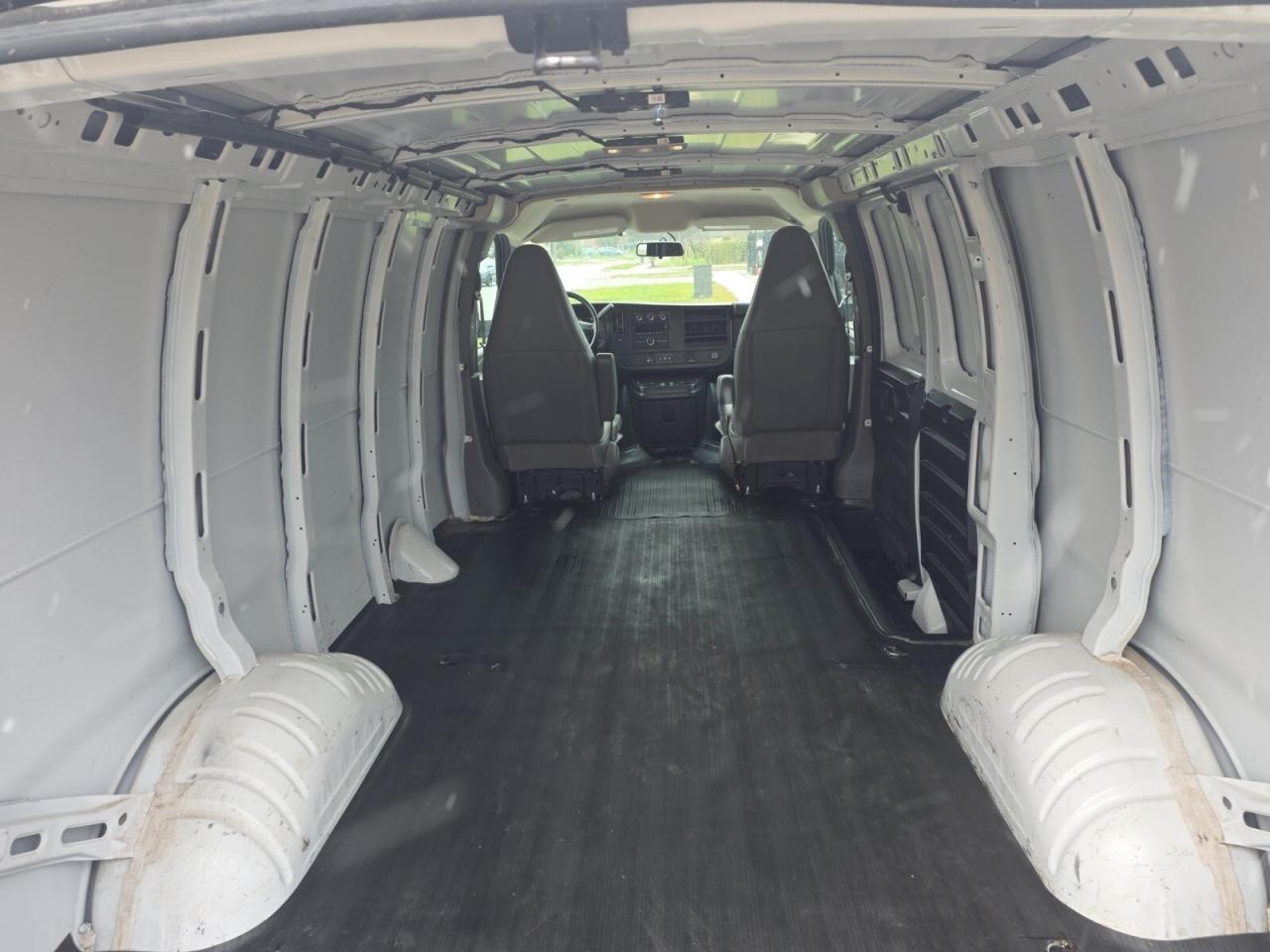 2020 GMC Savana 2500 135 * NO ACCIDENTS / BACKUP CAMERA / CRUISE C Photo