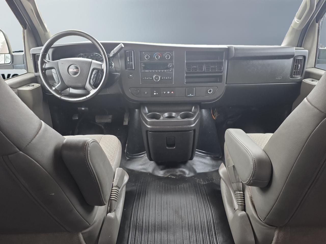 2020 GMC Savana 2500 135 * NO ACCIDENTS / BACKUP CAMERA / CRUISE C Photo