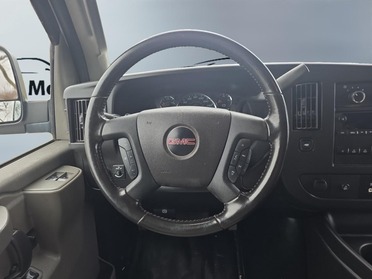 2020 GMC Savana 2500 135 * NO ACCIDENTS / BACKUP CAMERA / CRUISE C Photo