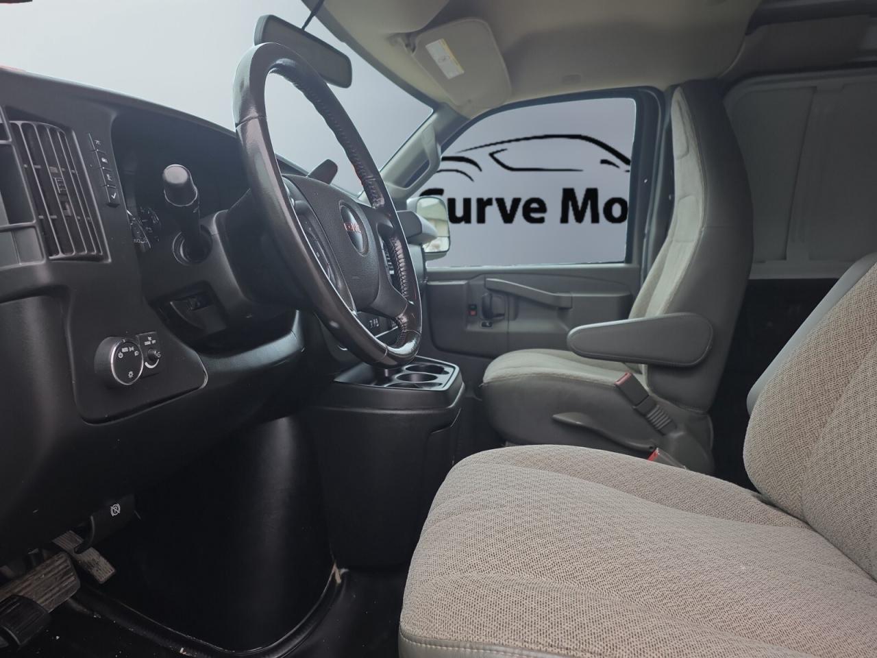 2020 GMC Savana 2500 135 * NO ACCIDENTS / BACKUP CAMERA / CRUISE C Photo