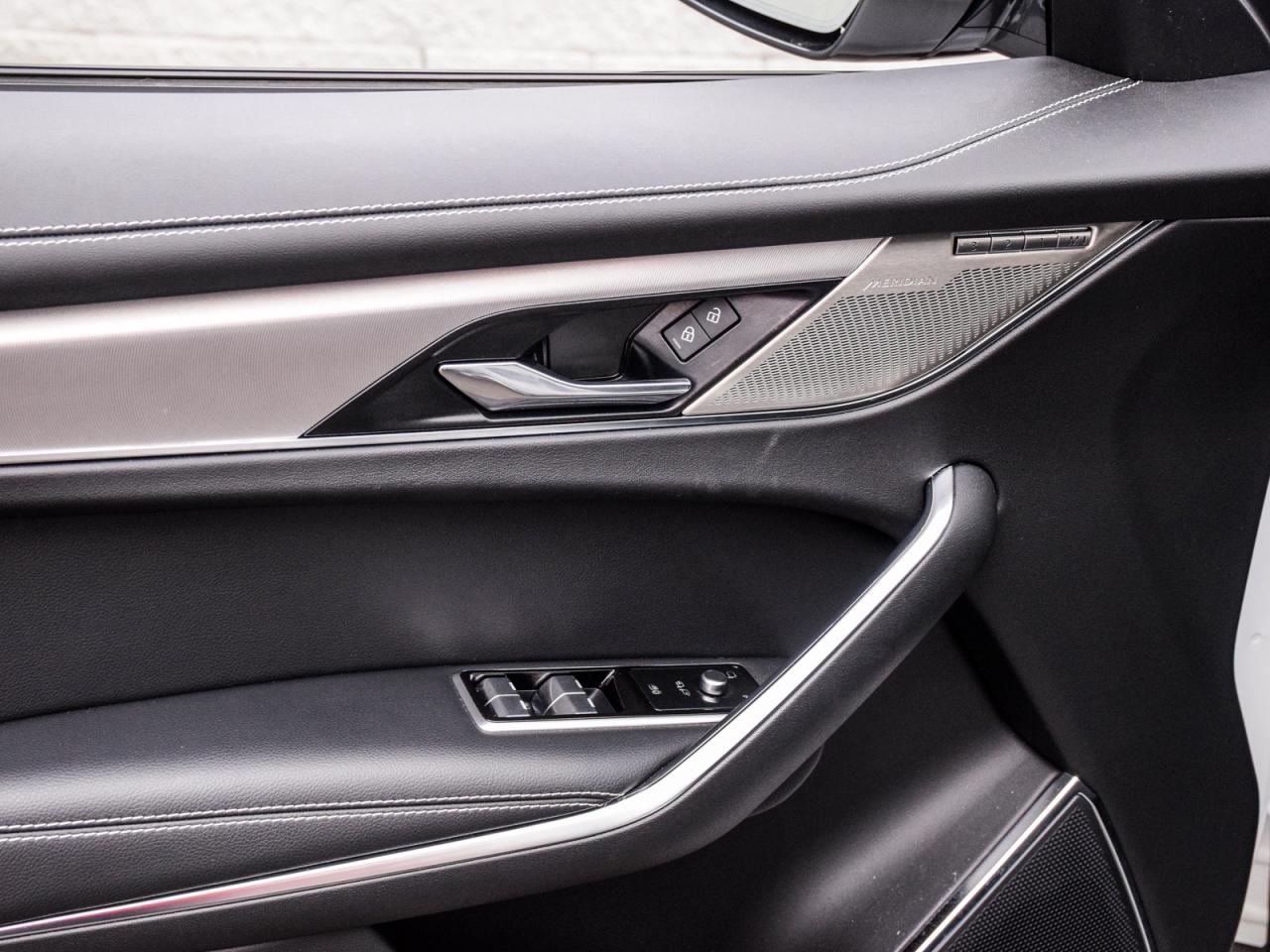 2024 Jaguar F-PACE R-Dynamic S/ONE OWNER/LOWK/DEALER MAINTAINED Photo