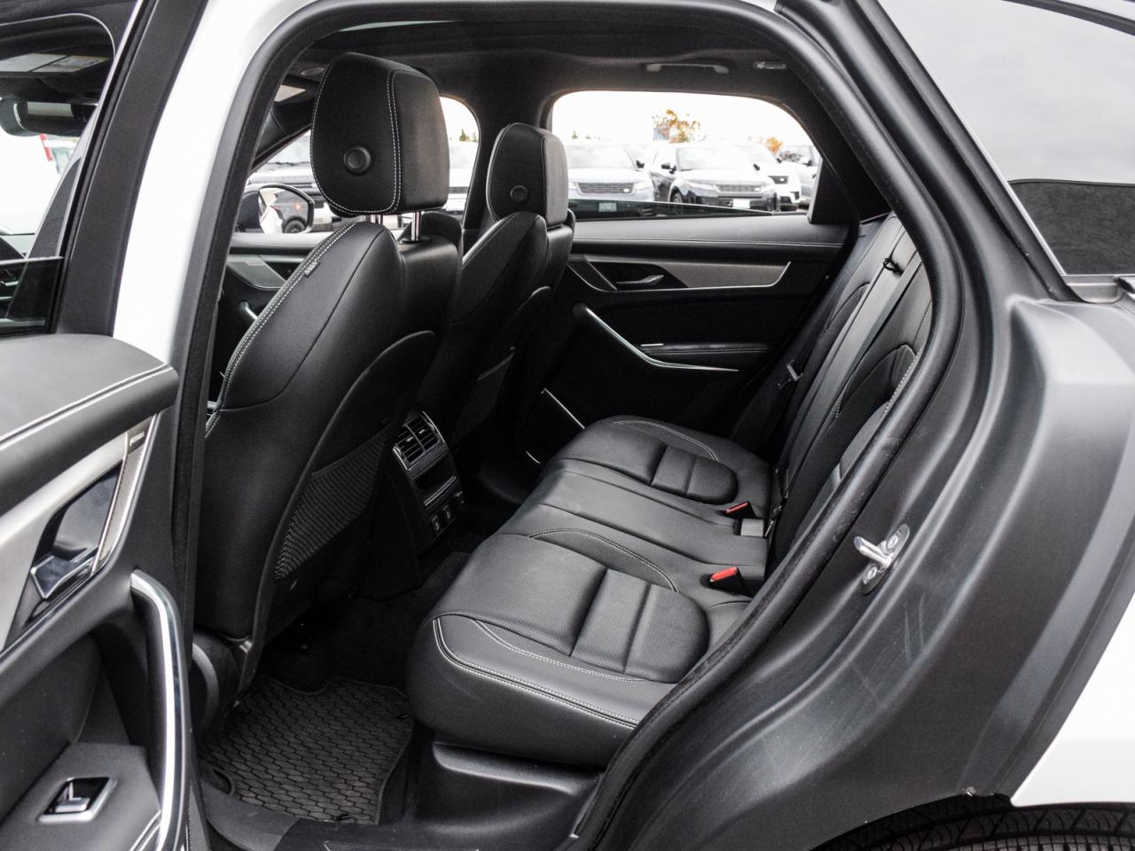 2024 Jaguar F-PACE R-Dynamic S/ONE OWNER/LOWK/DEALER MAINTAINED Photo