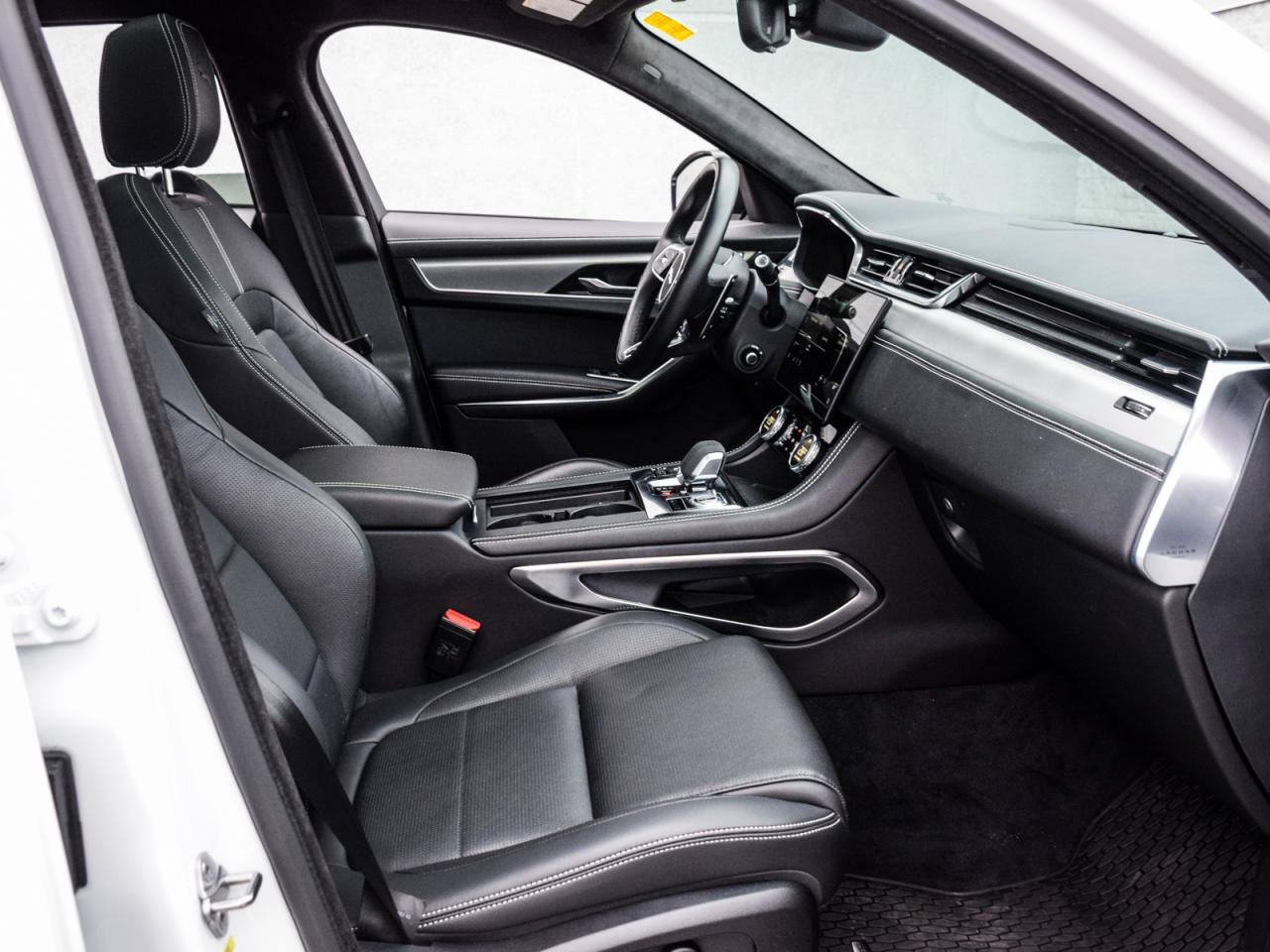 2024 Jaguar F-PACE R-Dynamic S/ONE OWNER/LOWK/DEALER MAINTAINED Photo