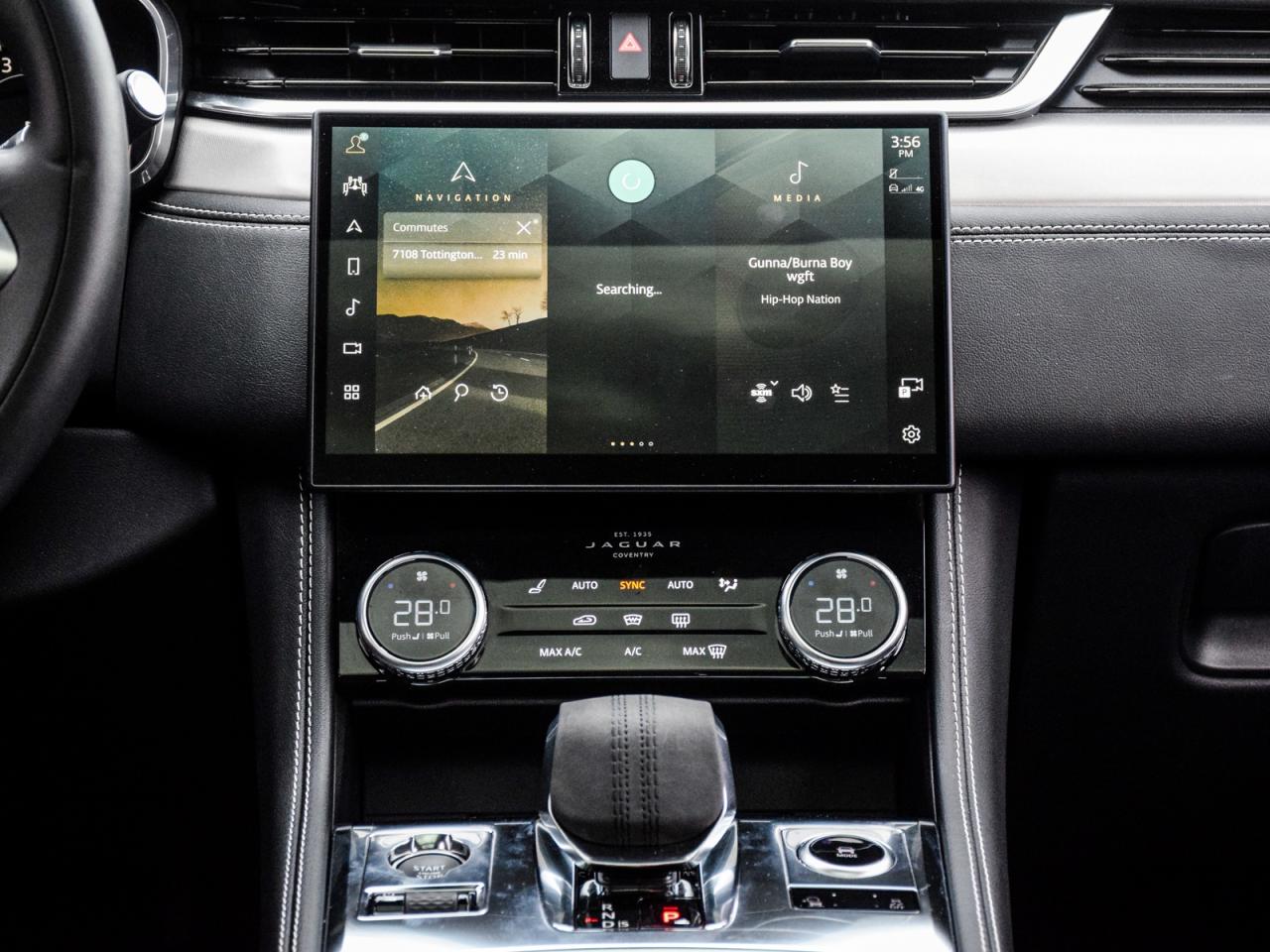 2024 Jaguar F-PACE R-Dynamic S/ONE OWNER/LOWK/DEALER MAINTAINED Photo