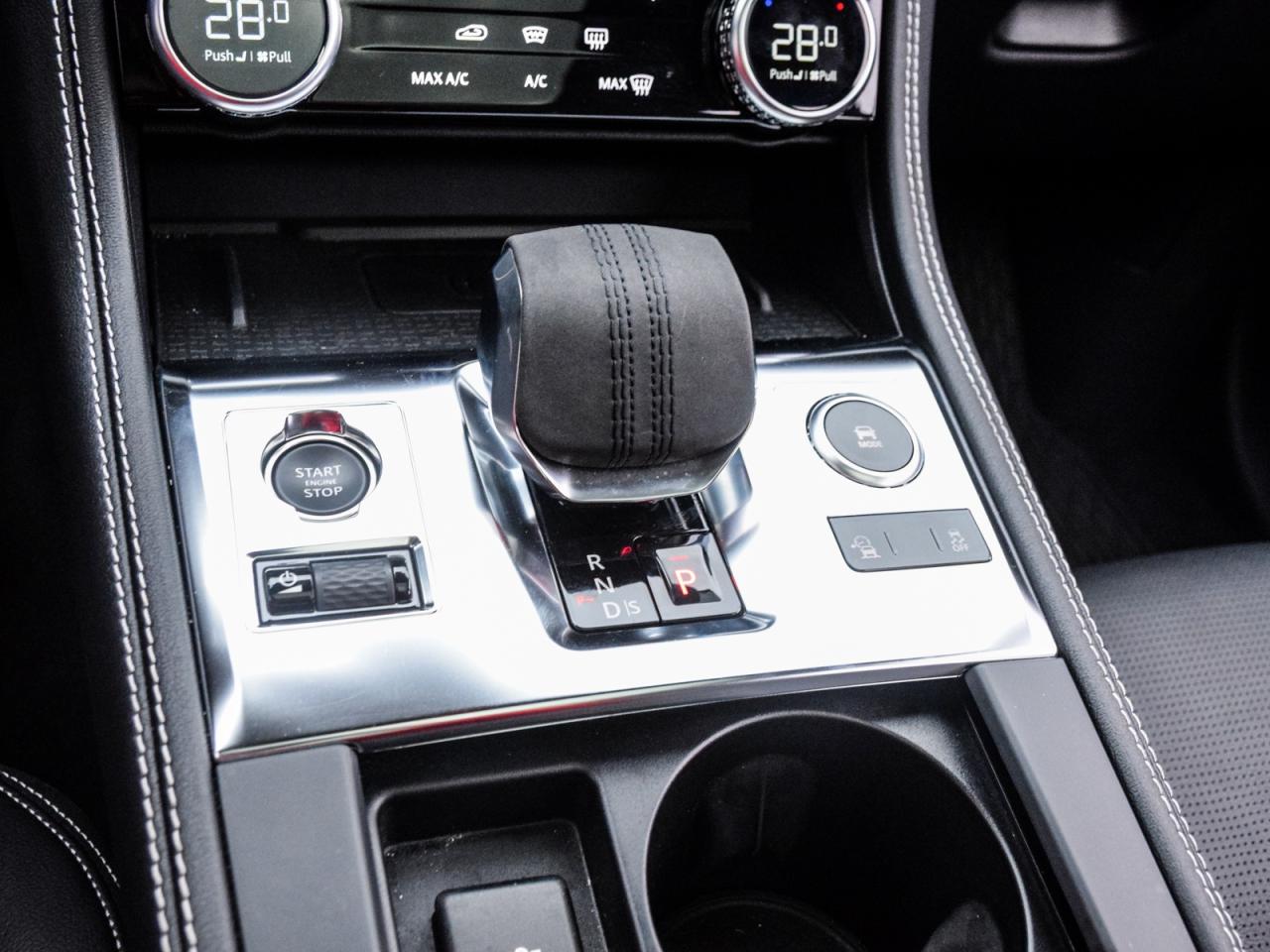 2024 Jaguar F-PACE R-Dynamic S/ONE OWNER/LOWK/DEALER MAINTAINED Photo