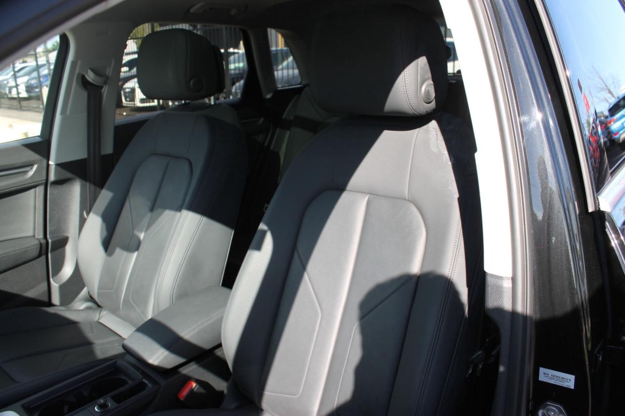 2020 Audi Q3 Progressiv S-line 1 OWNER * CARPLAY / NAVIGATION / Photo