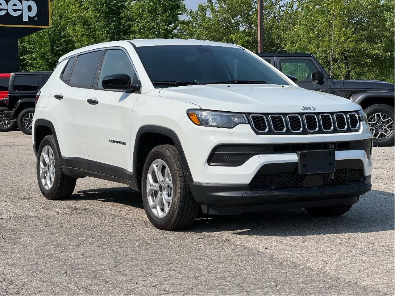 2025 Jeep Compass Sport 4x4 w/Heated Seats, Lane Management and more Photo