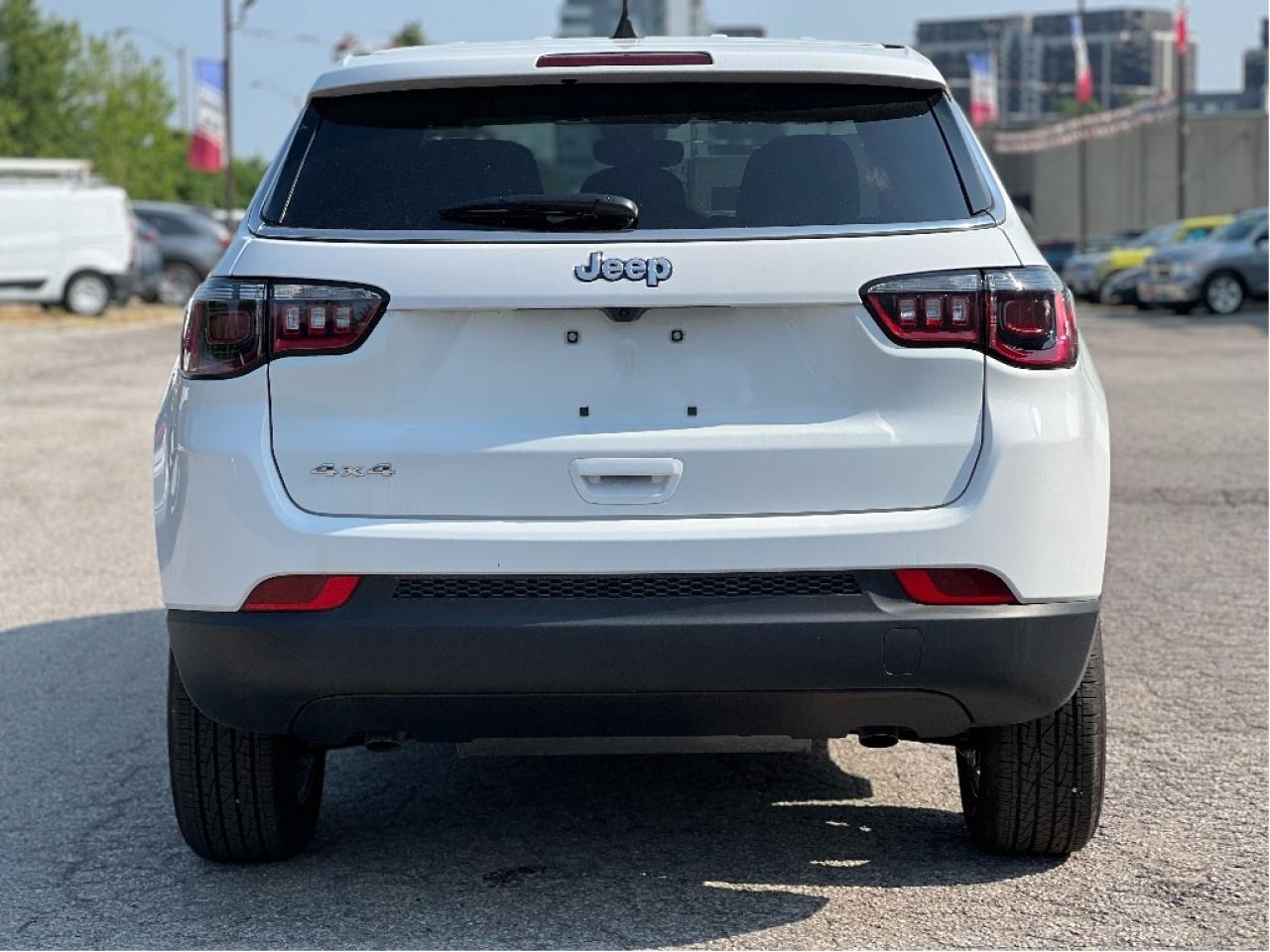 2025 Jeep Compass Sport 4x4 w/Heated Seats, Lane Management and more Photo4