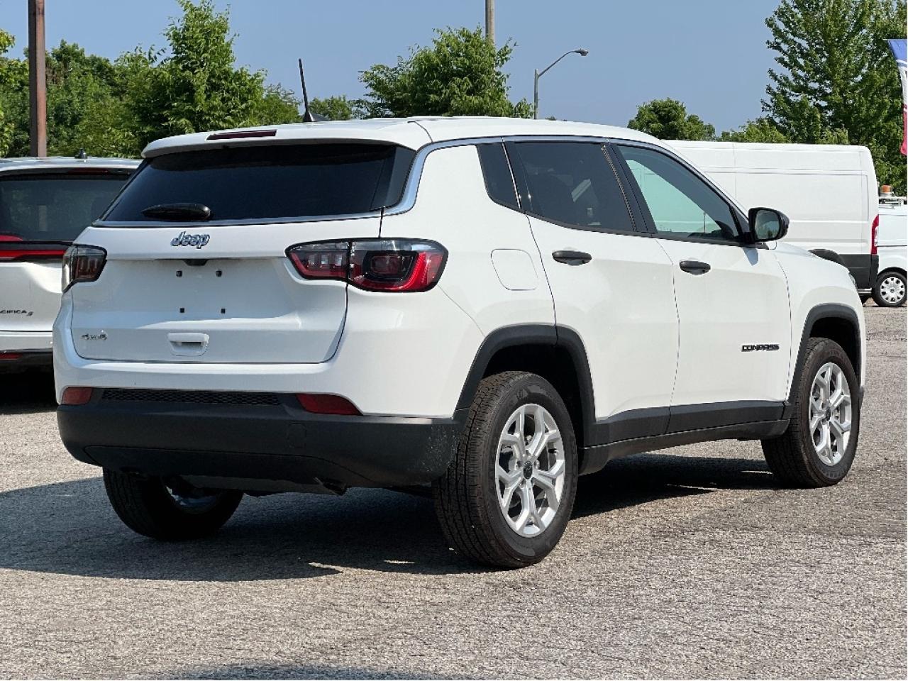 2025 Jeep Compass Sport 4x4 w/Heated Seats, Lane Management and more Photo