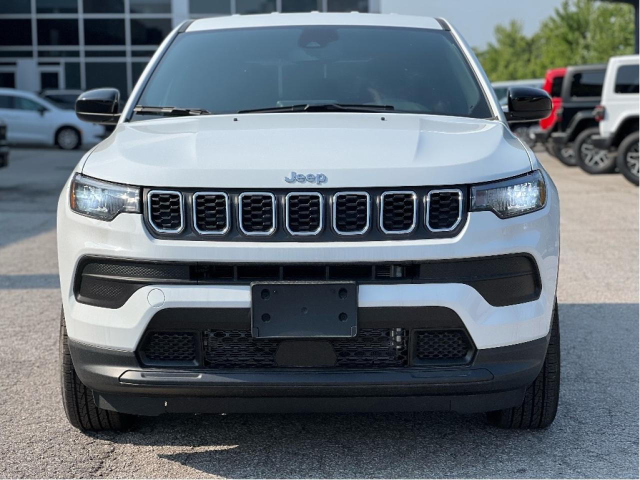 2025 Jeep Compass Sport 4x4 w/Heated Seats, Lane Management and more Photo