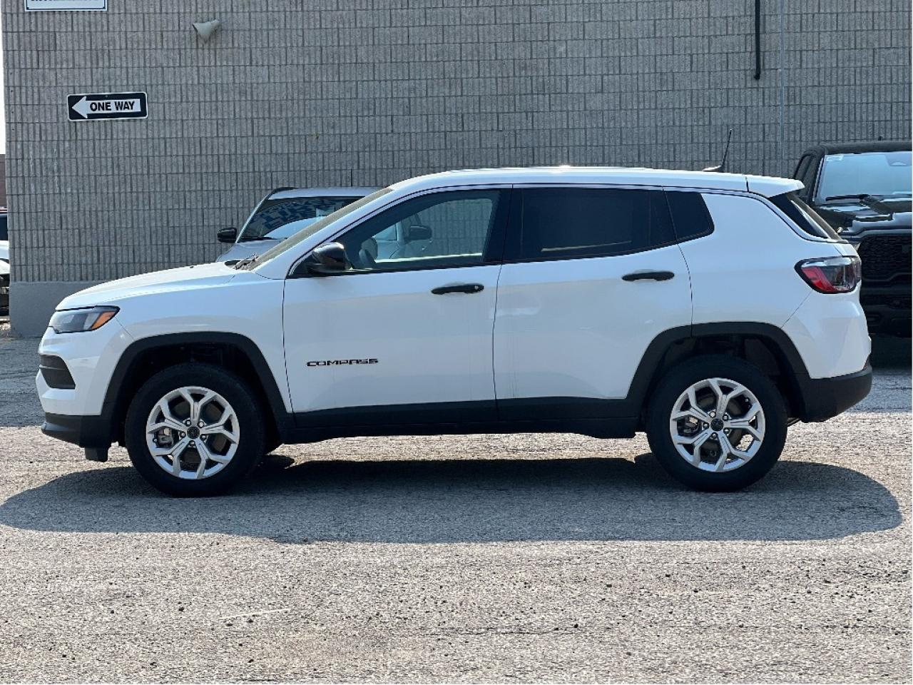 2025 Jeep Compass Sport 4x4 w/Heated Seats, Lane Management and more Photo