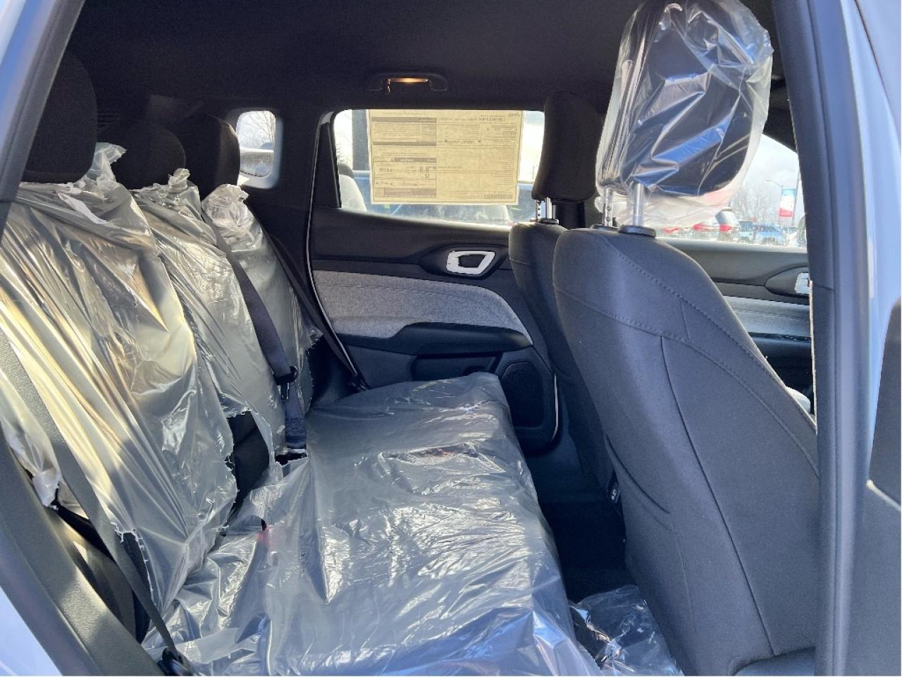 2025 Jeep Compass Sport 4x4 w/Heated Seats, Lane Management and more Photo