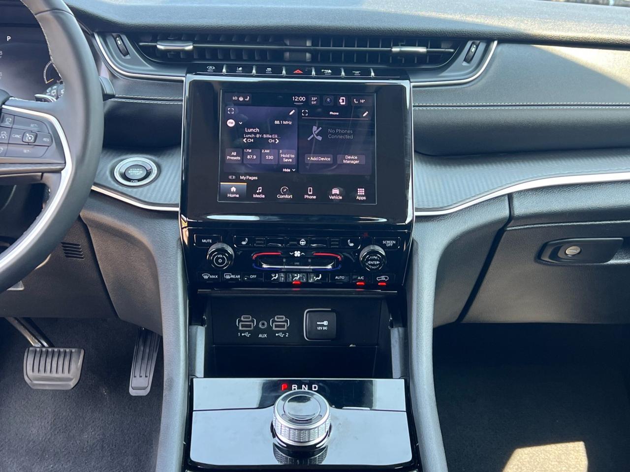 2023 Jeep Grand Cherokee L Laredo L ALTITUDE 4x4 * 6 PASSENGERS / DRIVER ASSI Photo