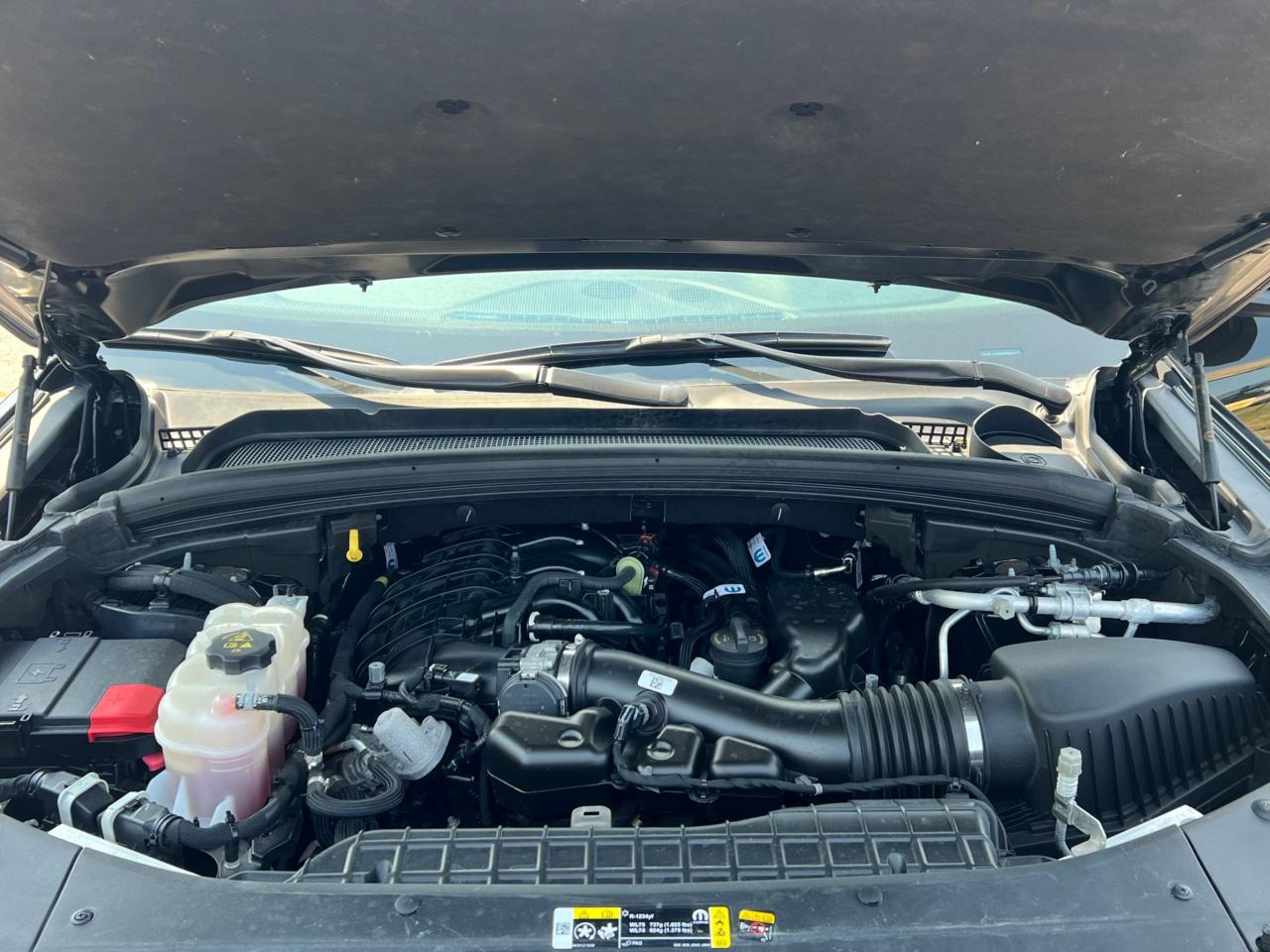 2023 Jeep Grand Cherokee L Laredo L ALTITUDE 4x4 * 6 PASSENGERS / DRIVER ASSI Photo