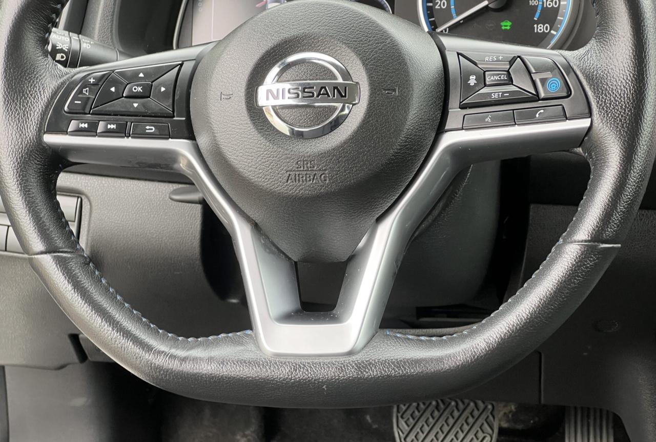 2021 Nissan Leaf SV Hatchback * NAVIGATION / CAMERA / CARPLAY / BLI Photo