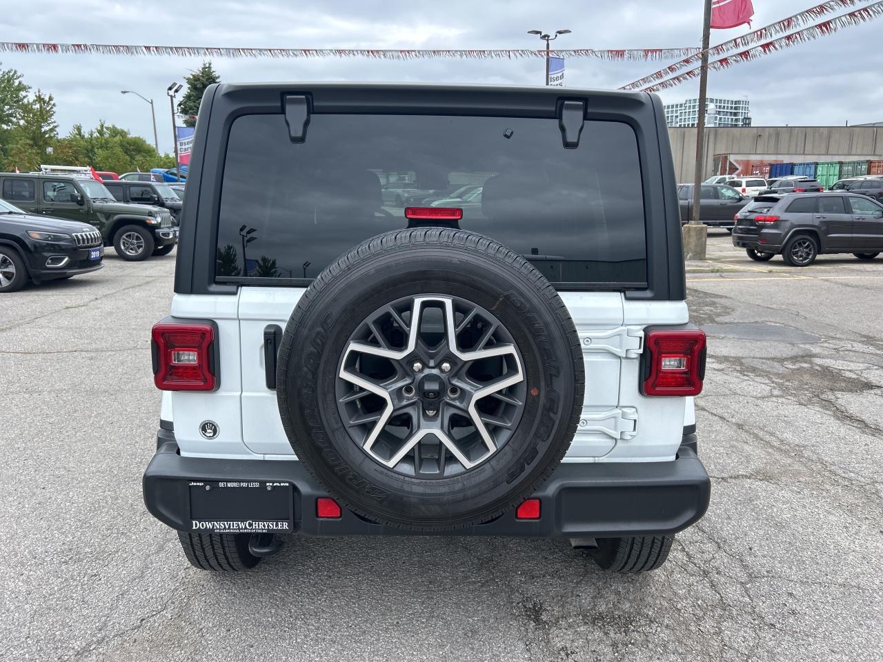 2024 Jeep Wrangler Sahara w/Technology Group, Side Steps Photo