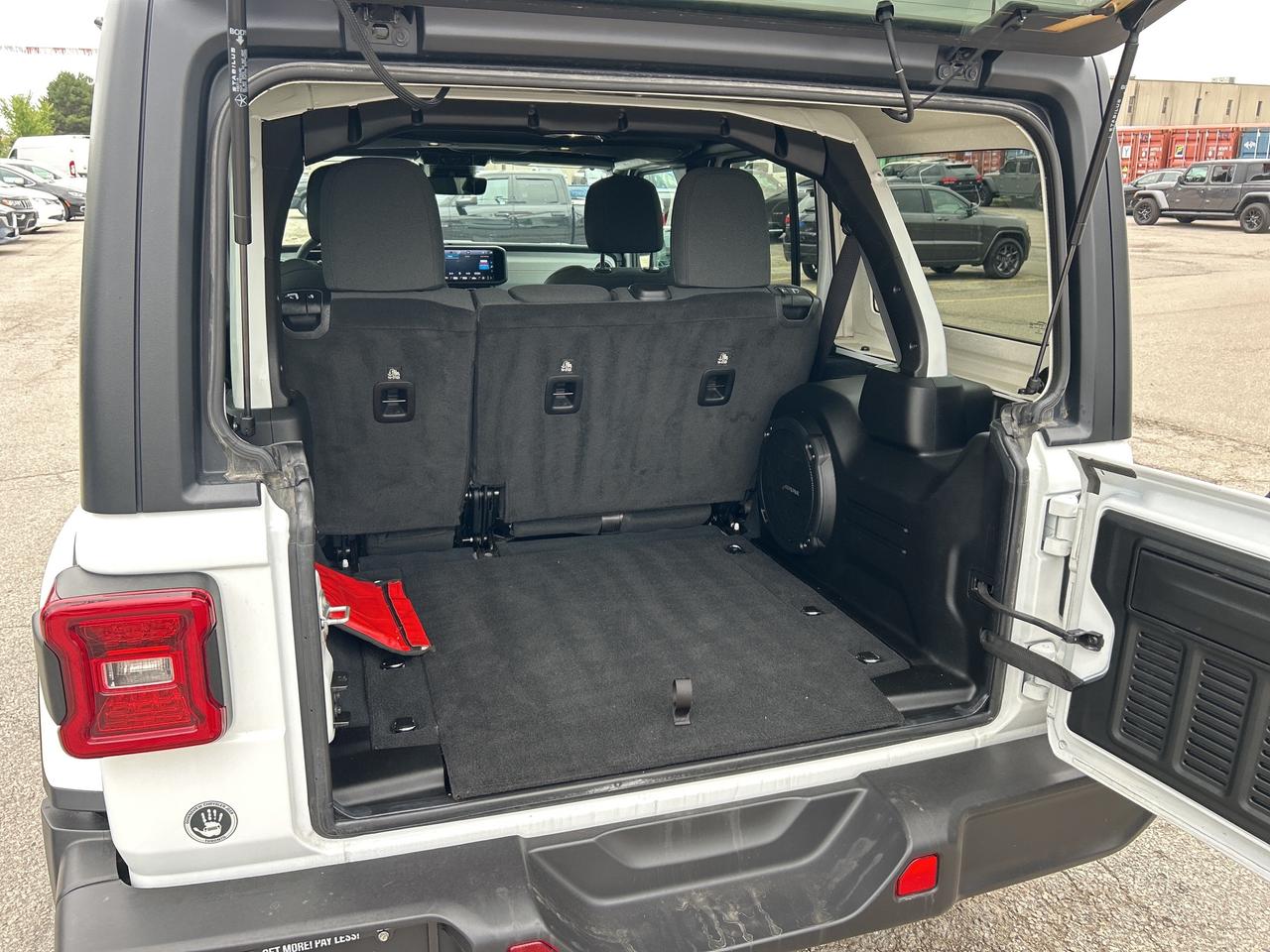 2024 Jeep Wrangler Sahara w/Technology Group, Side Steps Photo