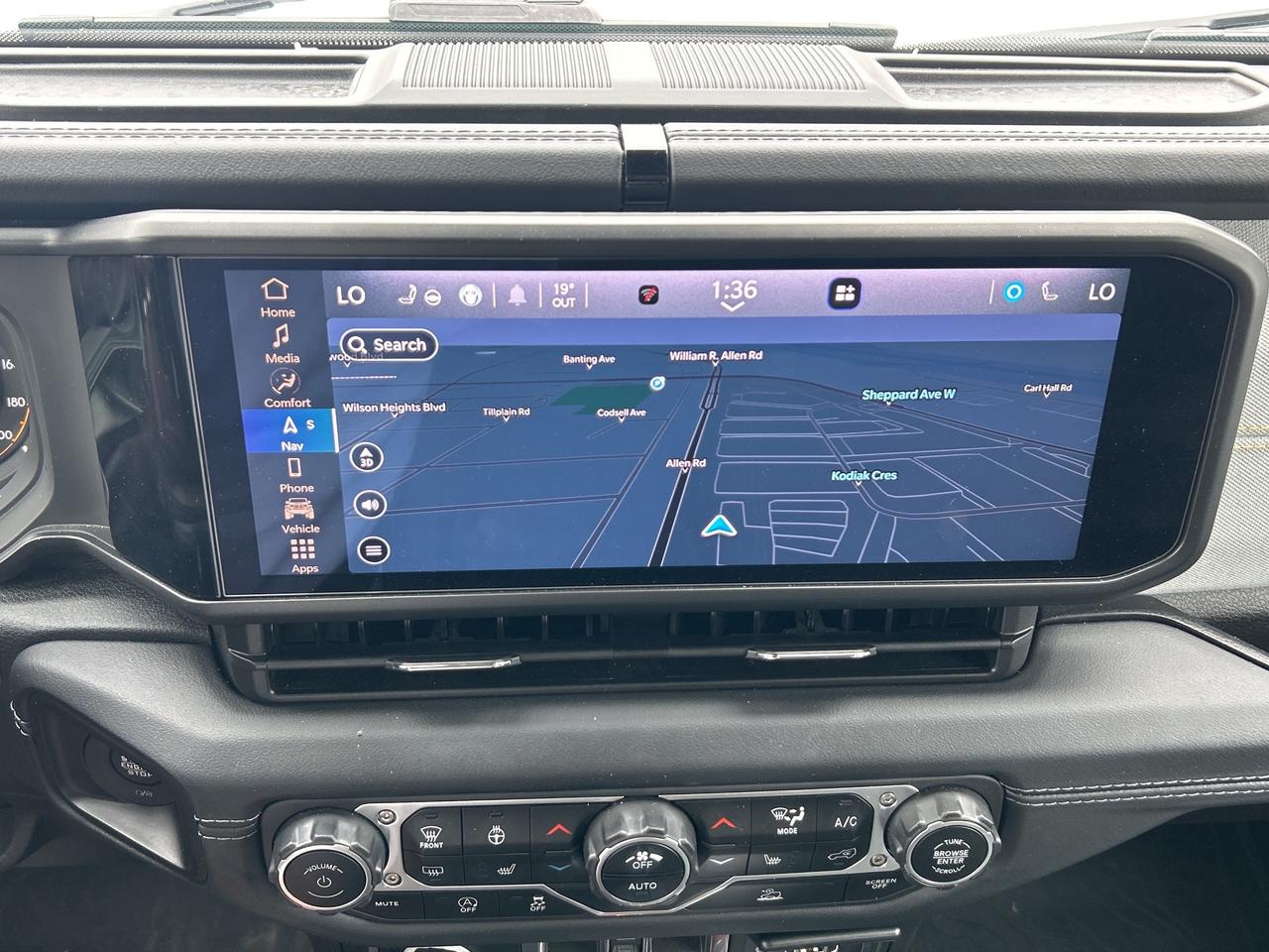 2024 Jeep Wrangler Sahara w/Technology Group, Side Steps Photo