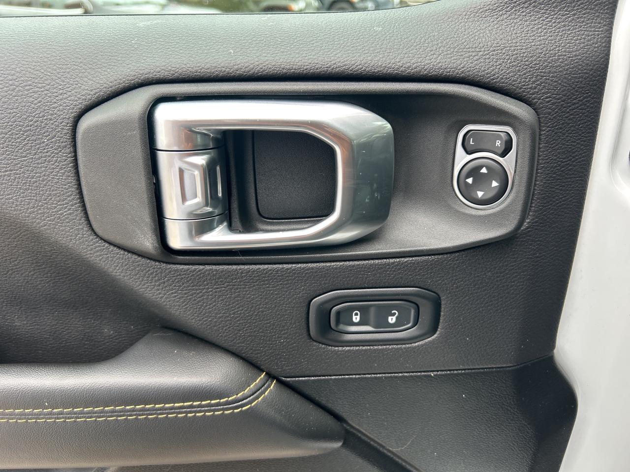 2024 Jeep Wrangler Sahara w/Technology Group, Side Steps Photo