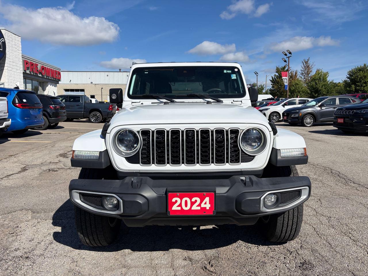 2024 Jeep Wrangler Sahara w/Technology Group, Side Steps Photo5