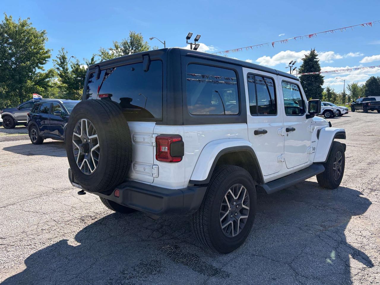 2024 Jeep Wrangler Sahara w/Technology Group, Side Steps Photo