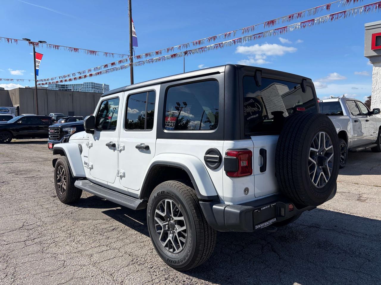 2024 Jeep Wrangler Sahara w/Technology Group, Side Steps Photo