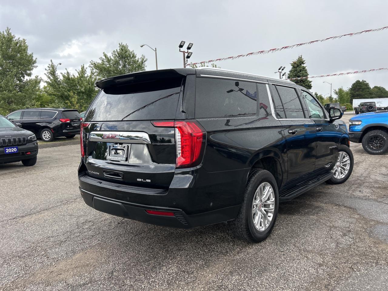 2023 GMC Yukon XL 4WD 4dr SLE, 8 Passenger Photo4