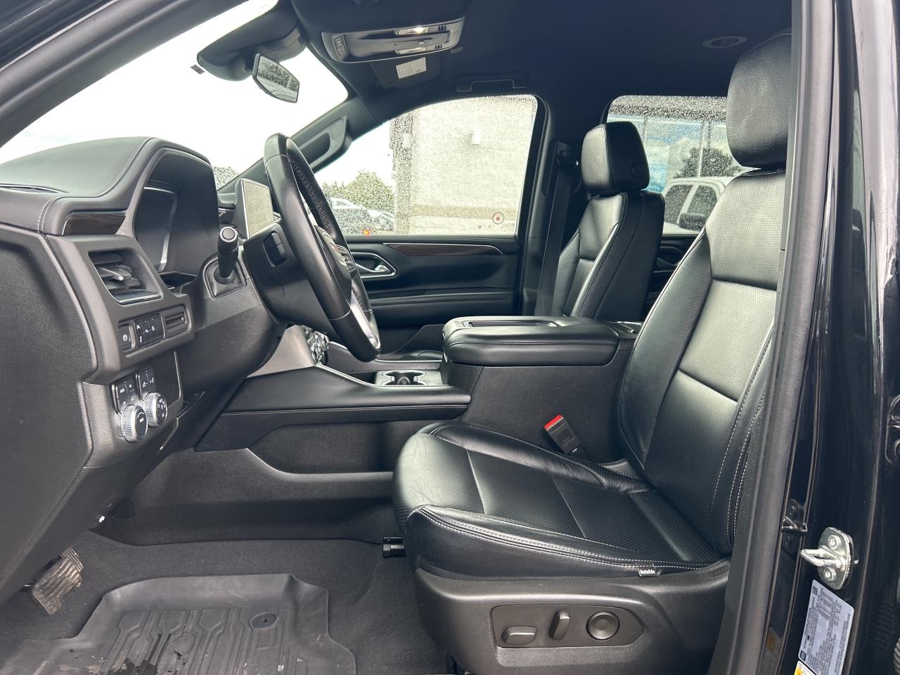 2023 GMC Yukon XL 4WD 4dr SLE, 8 Passenger Photo